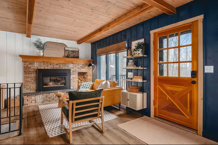 Hilltop Hollow — Living Room